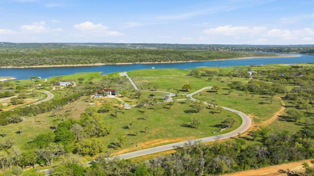 4 Creek Hollow WAY, Spicewood, TX 78669