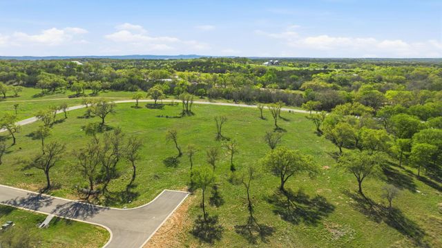 4 Creek Hollow WAY, Spicewood, TX 78669