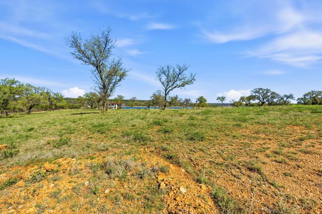 4 Creek Hollow WAY, Spicewood, TX 78669