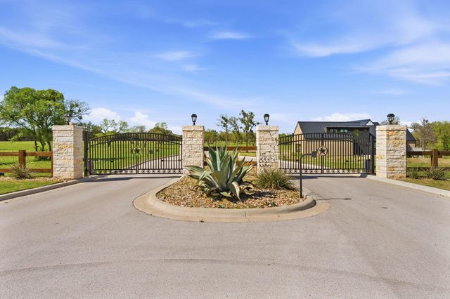 4 Creek Hollow WAY, Spicewood, TX 78669