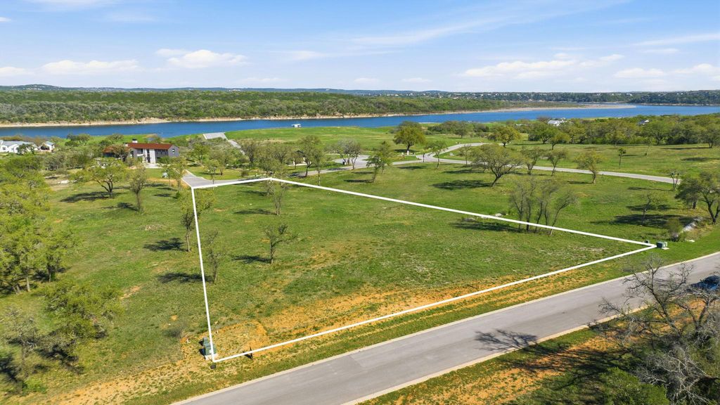 4 Creek Hollow WAY, Spicewood, TX 78669