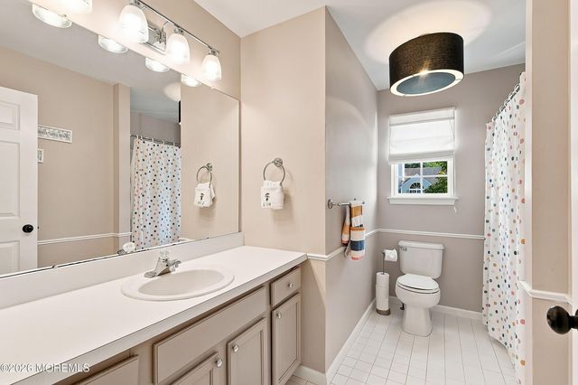 24 Crater Lake Road, Howell, NJ 07731