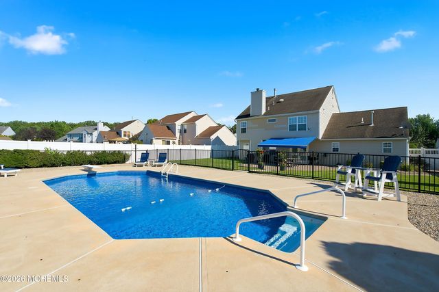 24 Crater Lake Road, Howell, NJ 07731