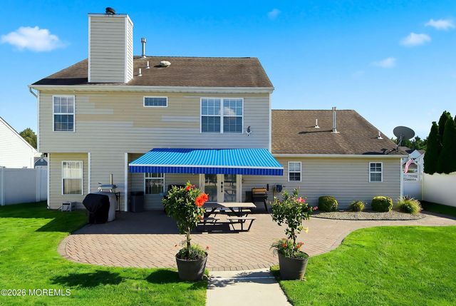 24 Crater Lake Road, Howell, NJ 07731