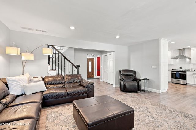 24 Crater Lake Road, Howell, NJ 07731