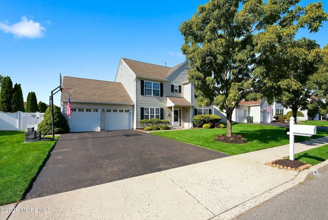 24 Crater Lake Road, Howell, NJ 07731
