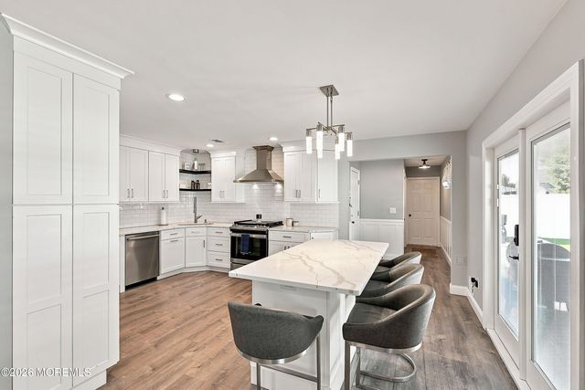 24 Crater Lake Road, Howell, NJ 07731