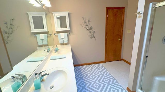 5152 Montpelier Court, Columbus, IN 47203