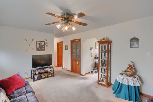 519 Oswald St, Wayne Twp, PA 16157