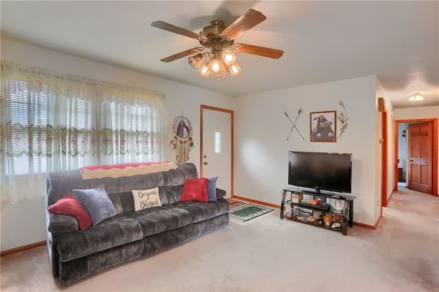 519 Oswald St, Wayne Twp, PA 16157