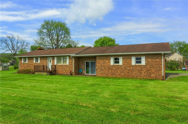 519 Oswald St, Wayne Twp, PA 16157