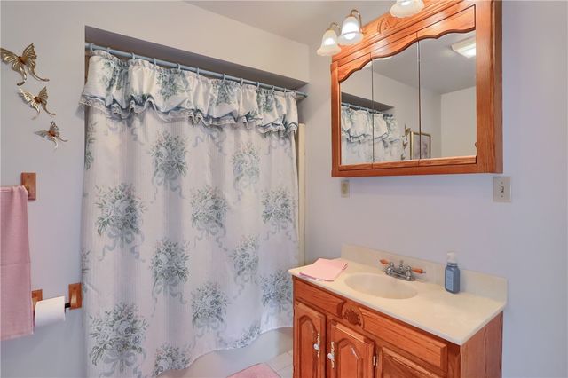 519 Oswald St, Wayne Twp, PA 16157