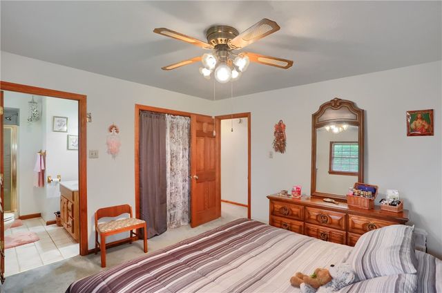 519 Oswald St, Wayne Twp, PA 16157
