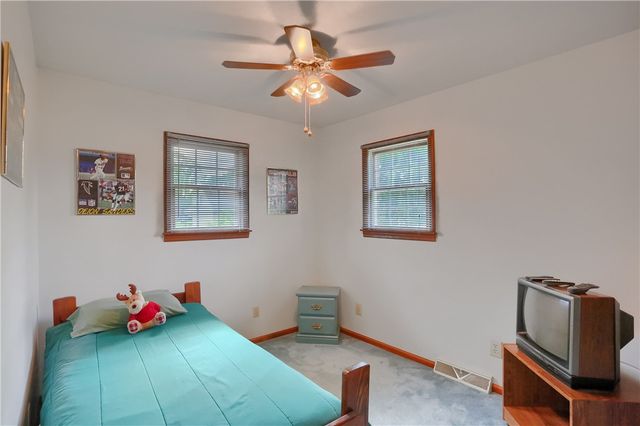 519 Oswald St, Wayne Twp, PA 16157