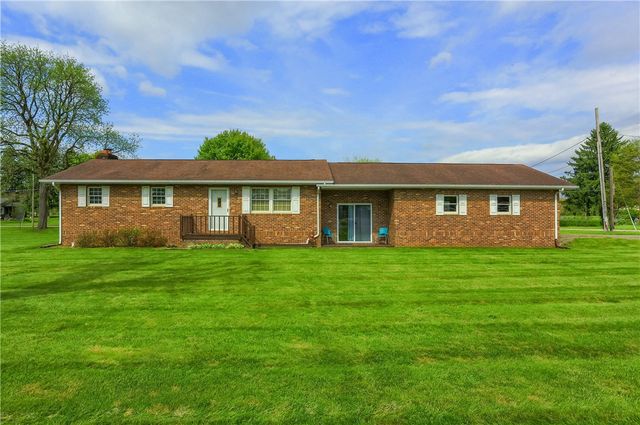 519 Oswald St, Wayne Twp, PA 16157
