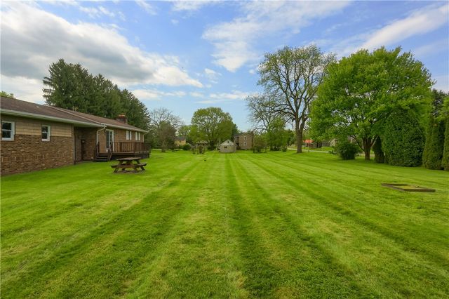 519 Oswald St, Wayne Twp, PA 16157
