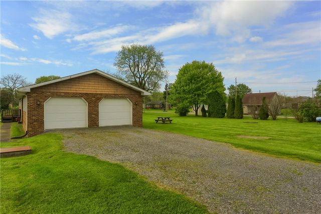 519 Oswald St, Wayne Twp, PA 16157