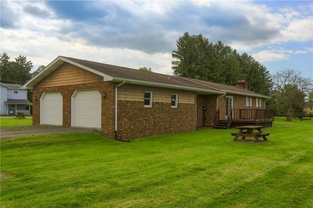 519 Oswald St, Wayne Twp, PA 16157