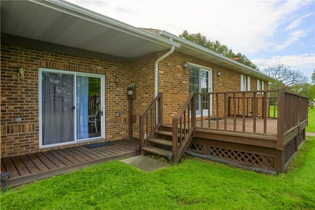519 Oswald St, Wayne Twp, PA 16157