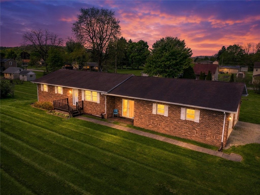 519 Oswald St, Wayne Twp, PA 16157