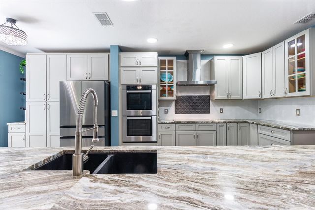 110 ISLABELLA WAY, Groveland, FL 34736