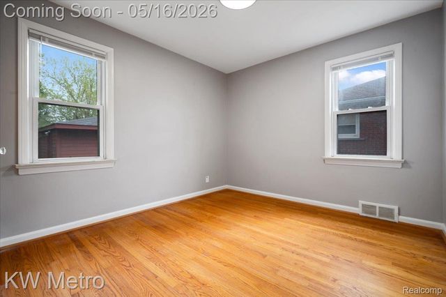 654 Kings Highway, Lincoln Park, MI 48146