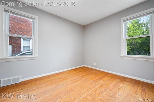 654 Kings Highway, Lincoln Park, MI 48146