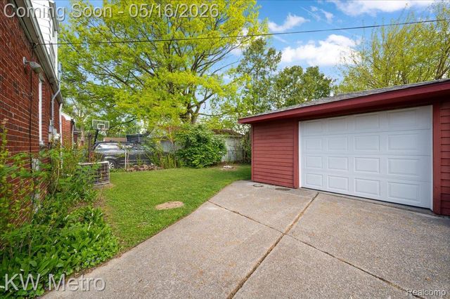 654 Kings Highway, Lincoln Park, MI 48146