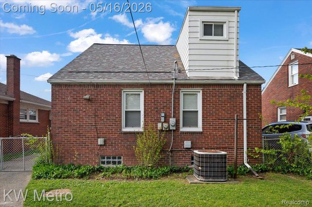 654 Kings Highway, Lincoln Park, MI 48146