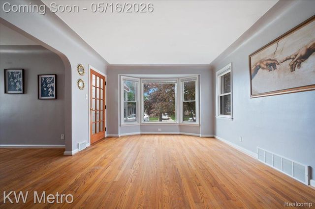 654 Kings Highway, Lincoln Park, MI 48146