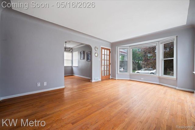 654 Kings Highway, Lincoln Park, MI 48146