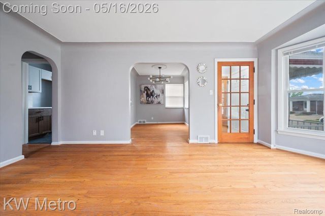 654 Kings Highway, Lincoln Park, MI 48146