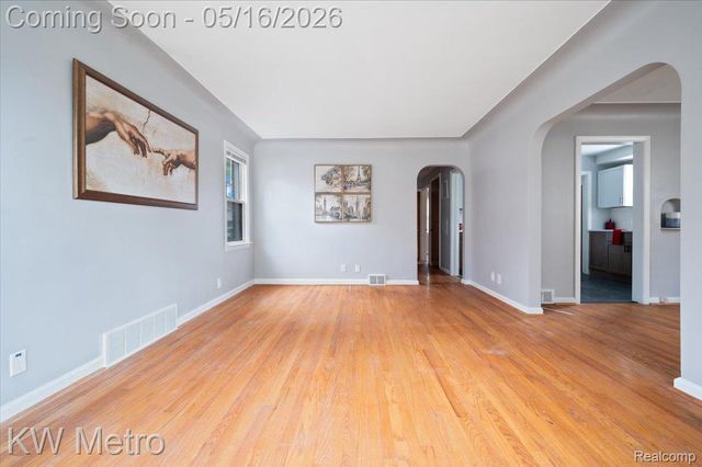 654 Kings Highway, Lincoln Park, MI 48146