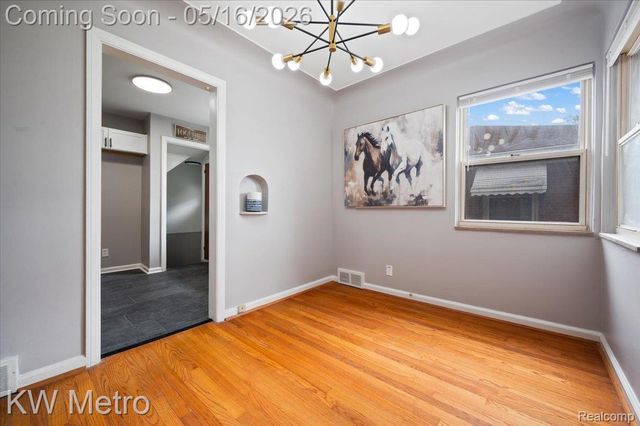 654 Kings Highway, Lincoln Park, MI 48146