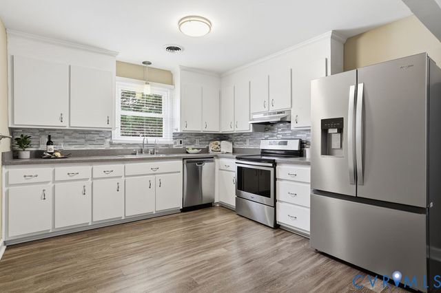 100 Appomattox Ct, Colonial Heights, VA 23834