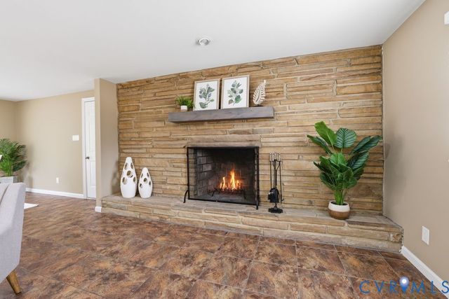 100 Appomattox Ct, Colonial Heights, VA 23834