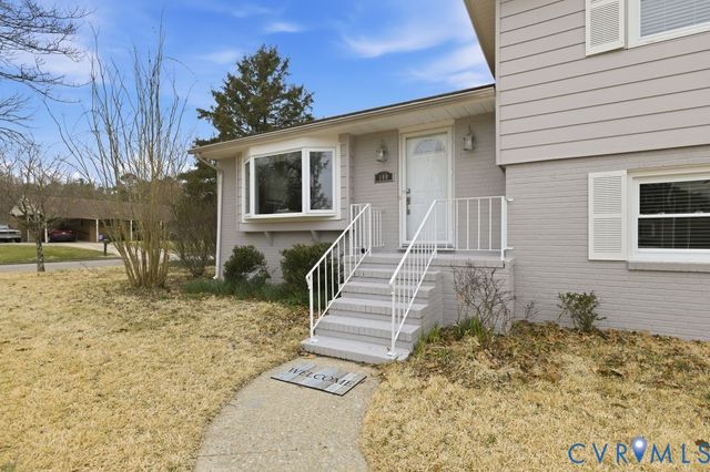 100 Appomattox Ct, Colonial Heights, VA 23834