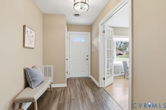 100 Appomattox Ct, Colonial Heights, VA 23834