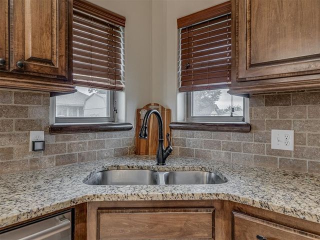 804 S PATTERSON Drive, Moore, OK 73160