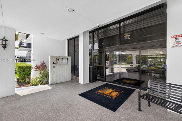 3675 N Country Club Dr 410, Aventura, FL 33180