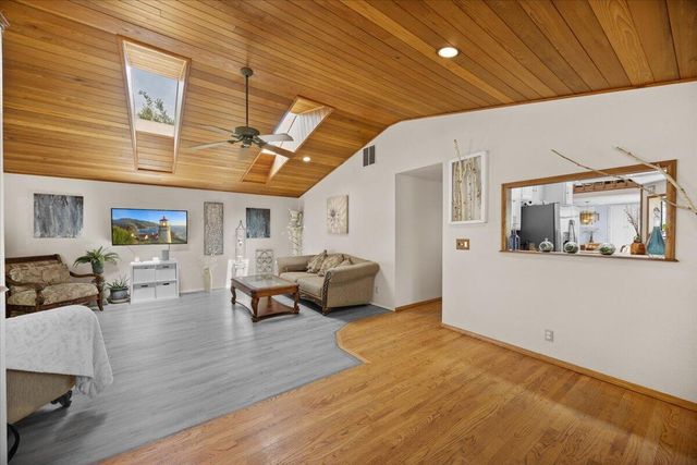 847 NW 5th Street, Grants Pass, OR 97526