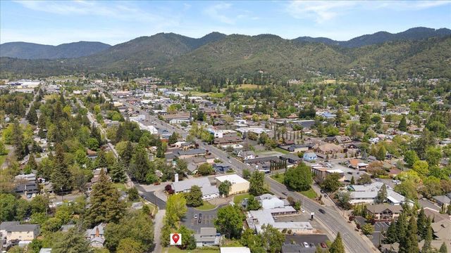 847 NW 5th Street, Grants Pass, OR 97526