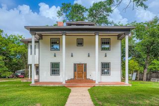 704 S Houston Street, Kaufman, TX 75142