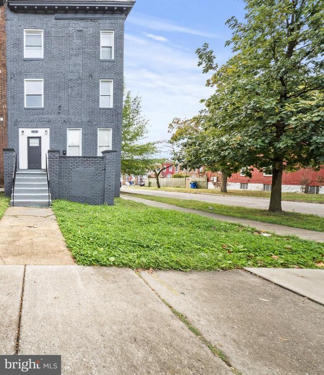 2301 WHITTIER AVE, Baltimore, MD 21217
