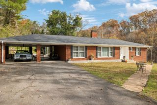 404C Van Hook Dr, Ashland City, TN 37015