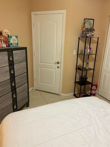 8752 NW 107th Terrace 8752, Hialeah Gardens, FL 33018