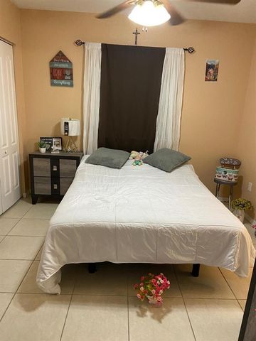 8752 NW 107th Terrace 8752, Hialeah Gardens, FL 33018