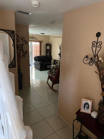 8752 NW 107th Terrace 8752, Hialeah Gardens, FL 33018