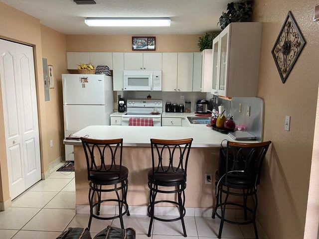 8752 NW 107th Terrace 8752, Hialeah Gardens, FL 33018