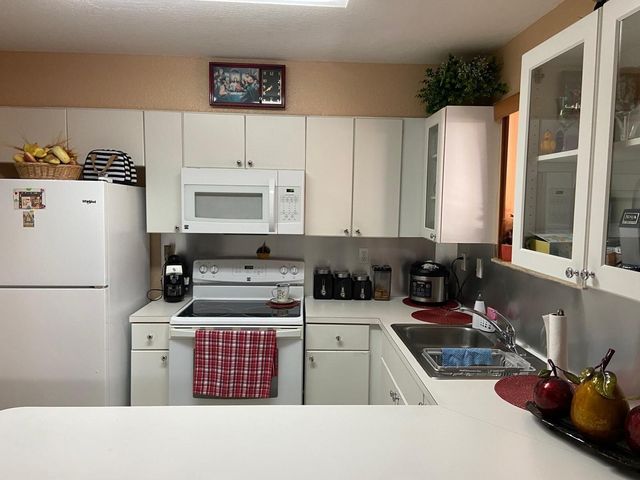 8752 NW 107th Terrace 8752, Hialeah Gardens, FL 33018